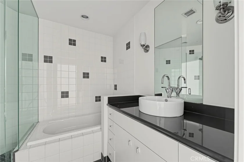 1100 Wilshire Boulevard #2207 photo 27