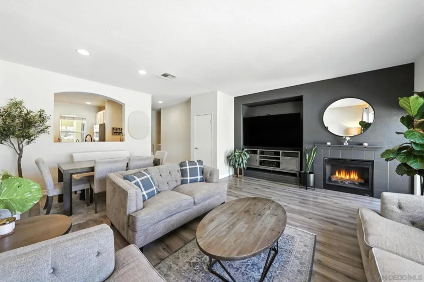 1227 Cabezas Cove #4 photo 1