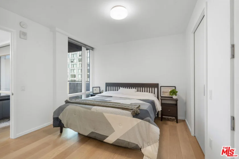 877 Francisco Street #1116 photo 19