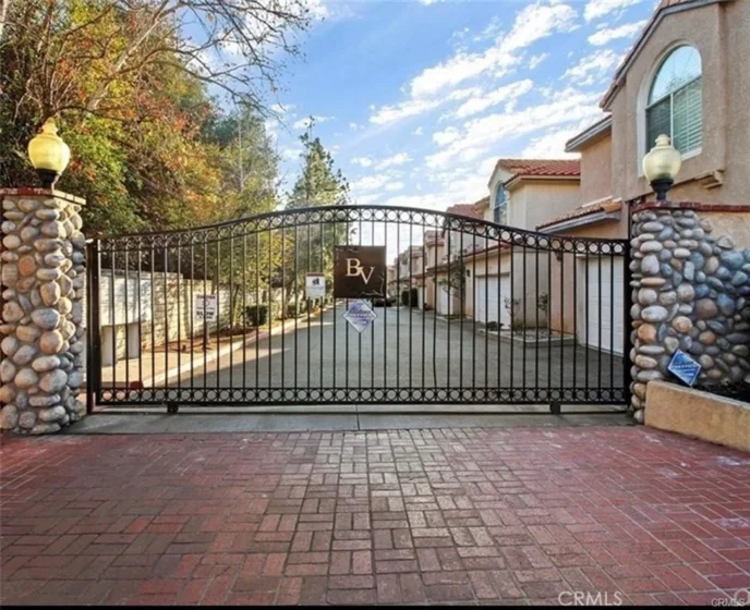 13775 Glenoaks #8 photo 1