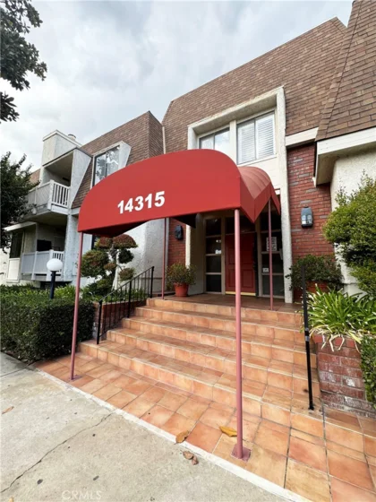 14315 Riverside Drive #207 photo 1