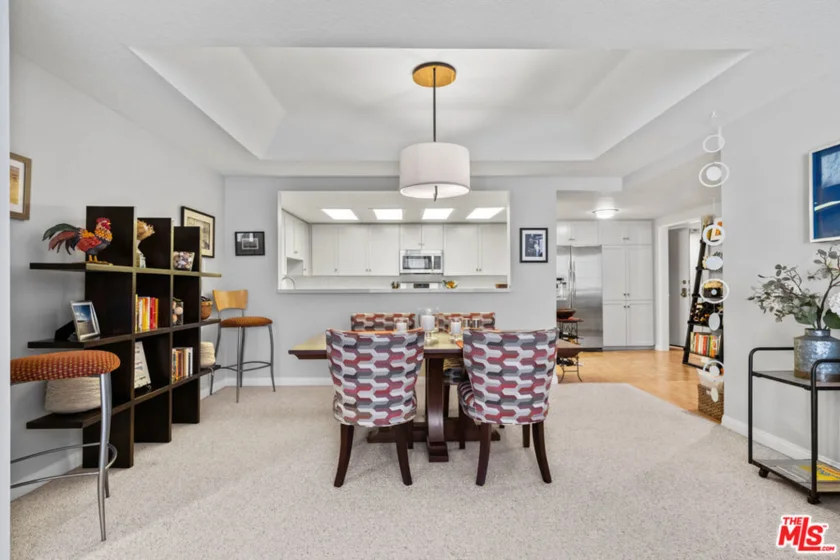 10326 Almayo Avenue #203 photo 1