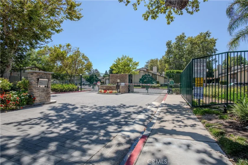 2528 N Tustin #D photo 37