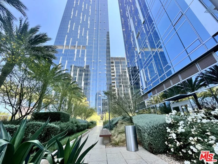 877 Francisco Street #2210 photo 22