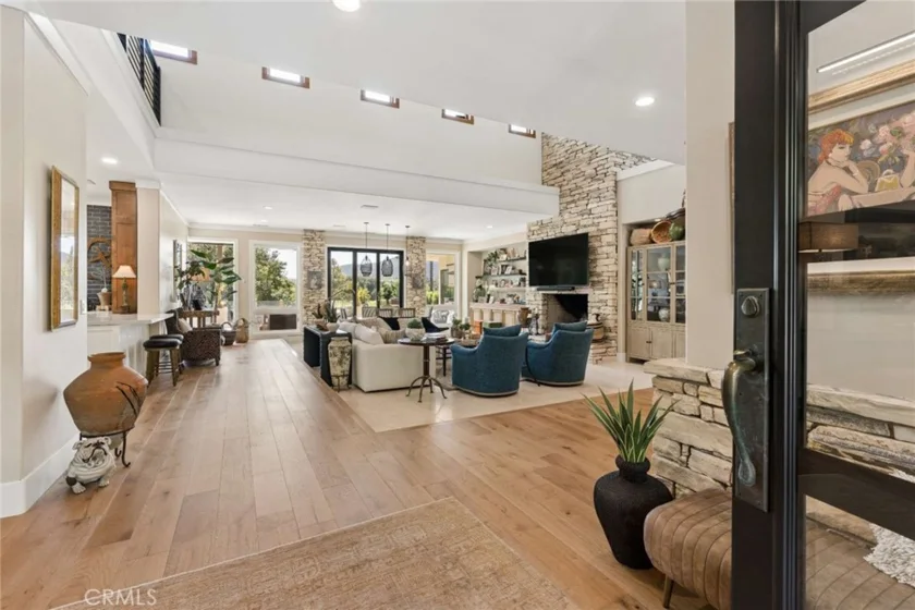 38144 Silver Fox Court photo 4