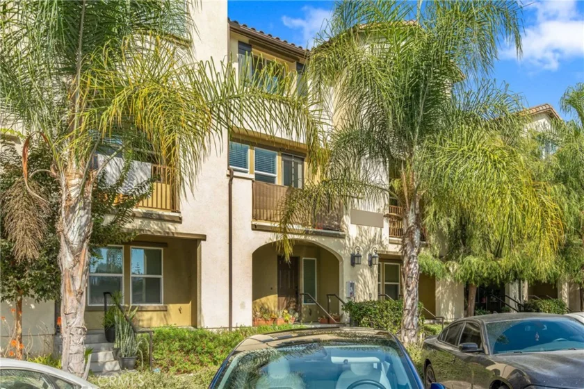 1601 W Walnut Street #60 photo 1