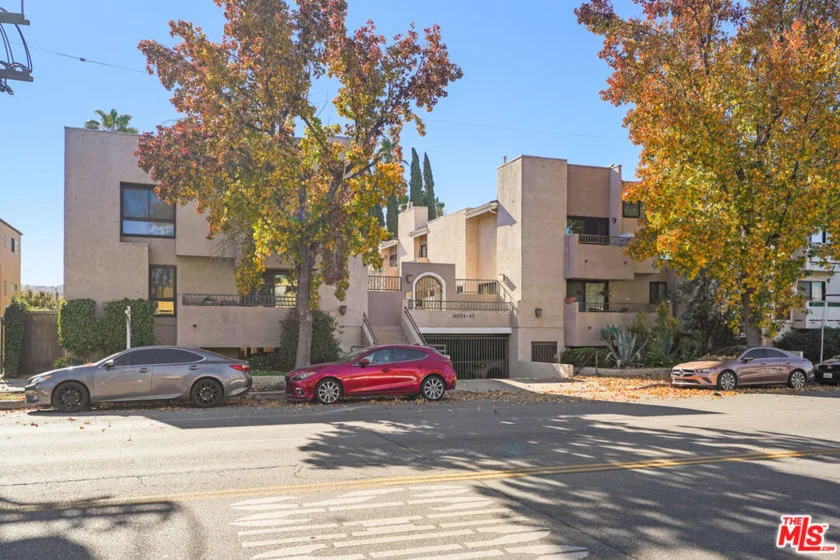 14634 Magnolia Boulevard #7 photo 1