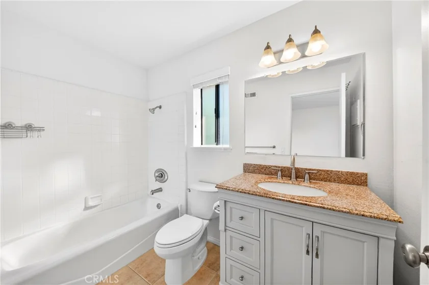25261 Tanoak photo 23