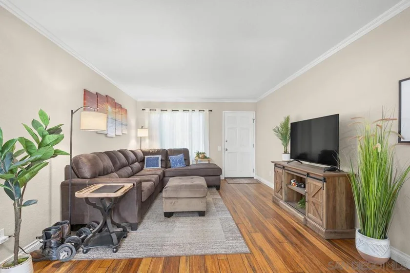 8777 Wahl Street photo 30