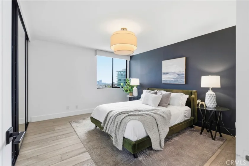 100 S Doheny #707 photo 28