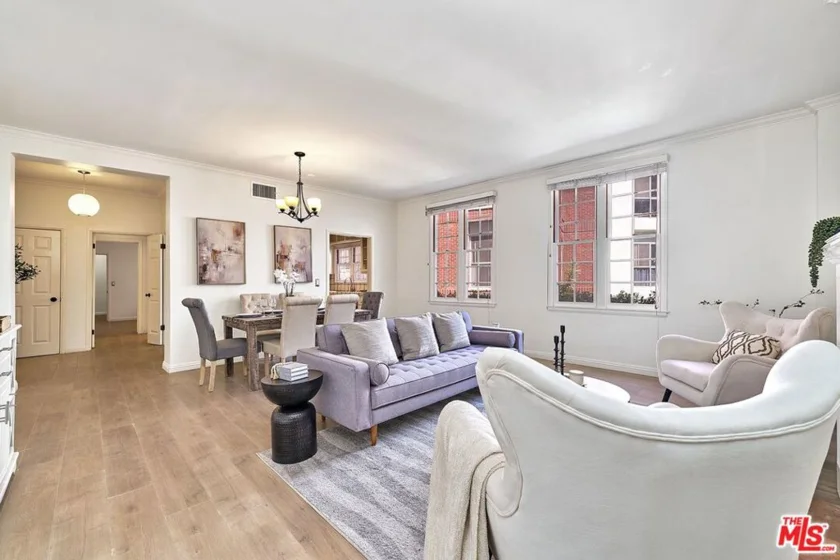 420 S Barrington Avenue #102 photo 37