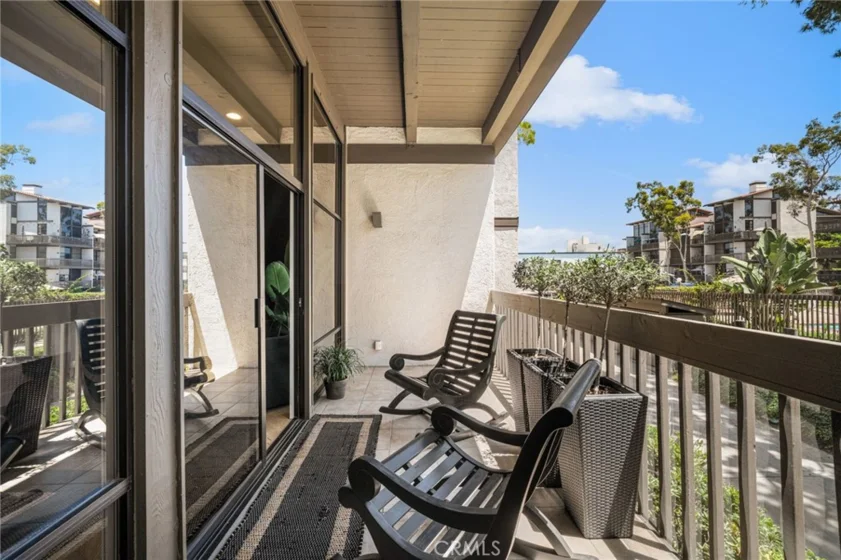 6112 N Marina Pacifica photo 18