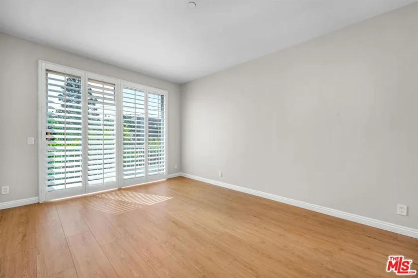 117 S Clark Drive #305 photo 7