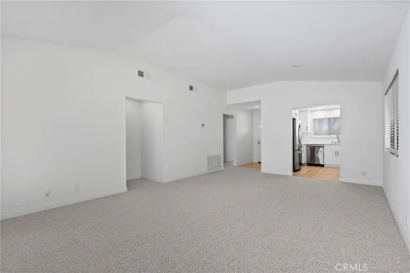 372 Villa Point Drive photo 18
