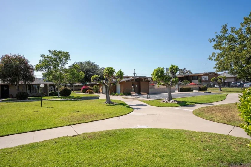 513 Shady Lane #B photo 45