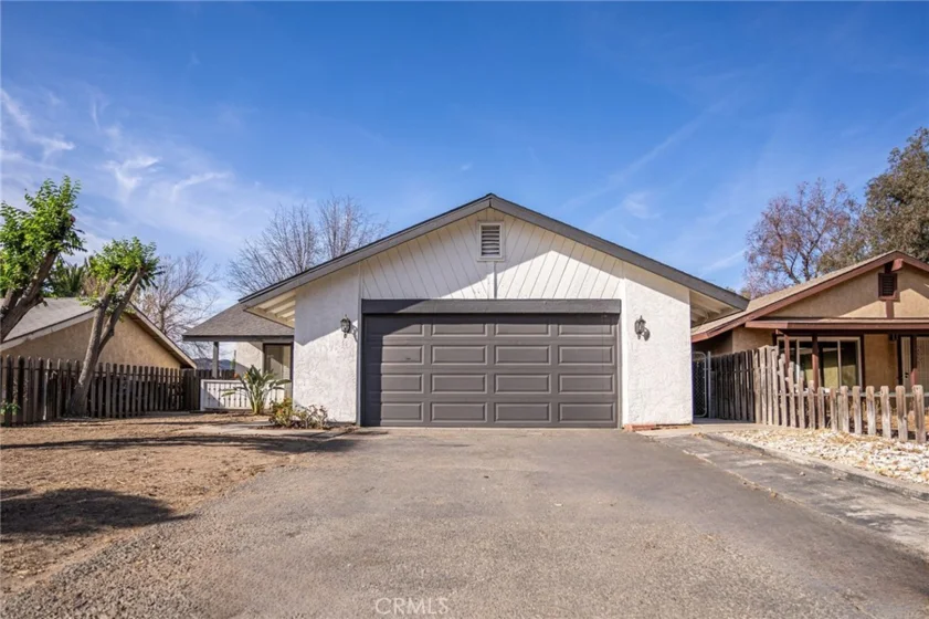 41853 4th Street photo 1