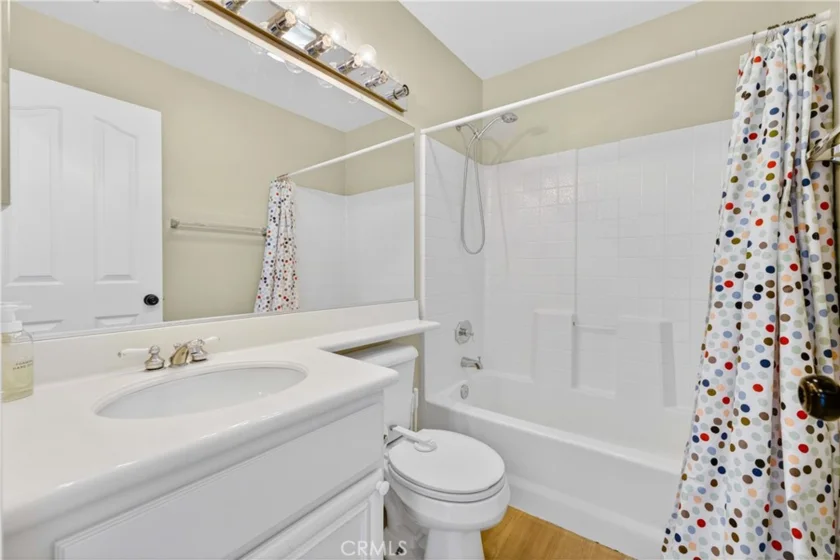 2329 Sunningdale photo 29