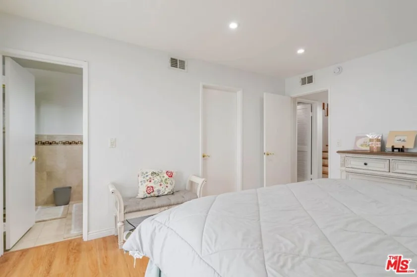 1121 E Wilson Avenue #12 photo 16