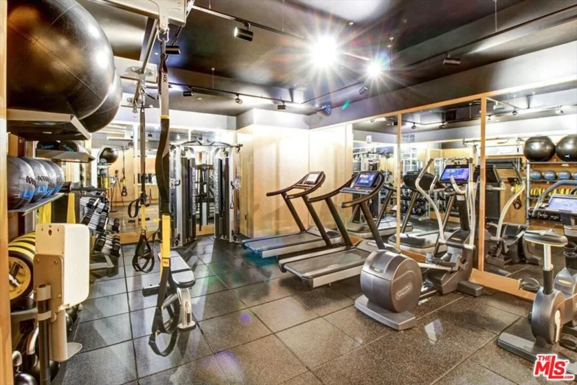 10777 Wilshire Boulevard #209 photo 31