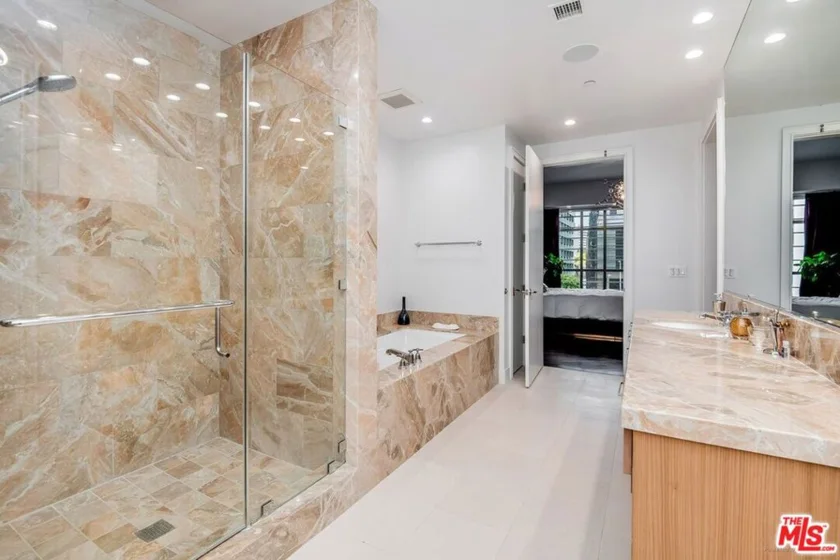 10776 Wilshire Boulevard #301 photo 15