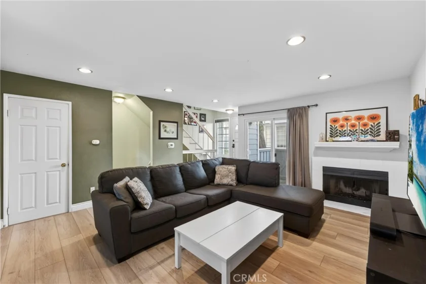 107 W Spring #C photo 2