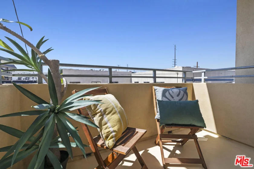 305 Arnaz Drive #303 photo 21