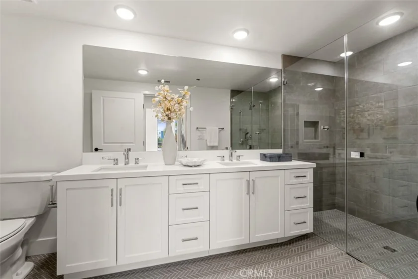 24722 Del Prado #303 photo 19