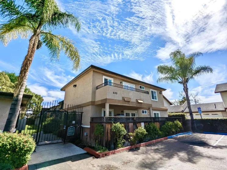 605 S Mollison Avenue #200 photo 1