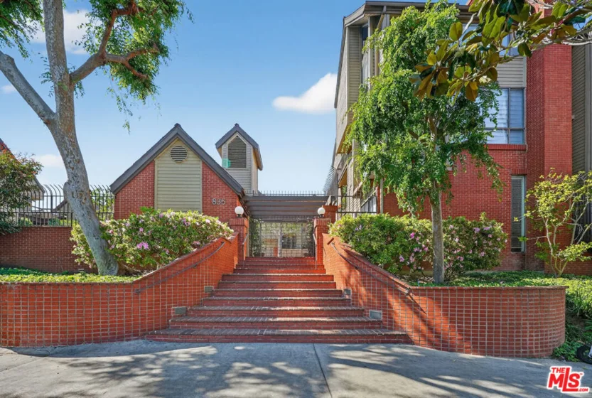 835 S Lucerne Boulevard #105 photo 2