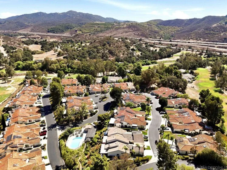 8981 Circle R View photo 40