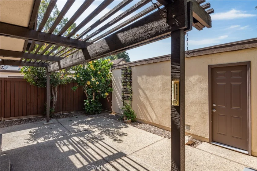 1315 Stonewood Court photo 8