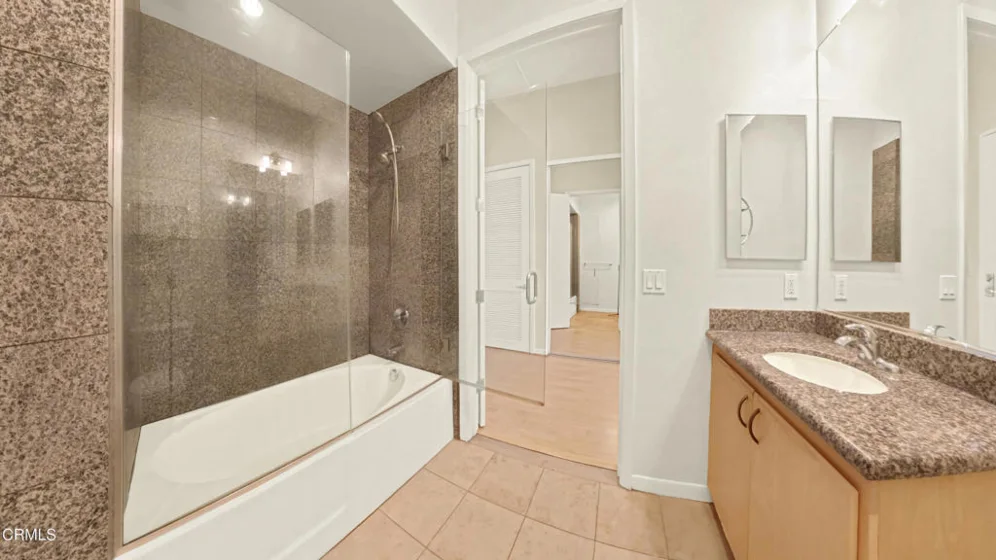 175 S Lake Avenue #406 photo 18