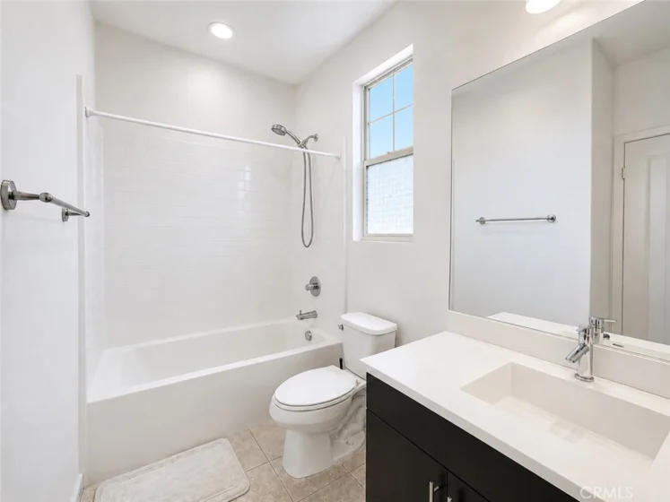 46 Finch photo 22