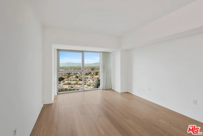 13700 Marina Pointe Drive #1411 photo 25