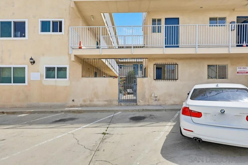 4477 Mentone Street Unit 105 photo 37