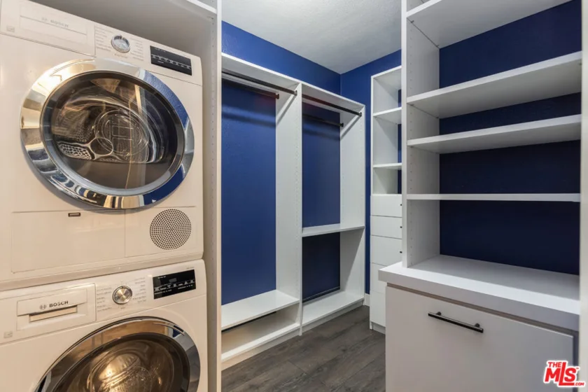 7320 Hawthorn Avenue #215 photo 9