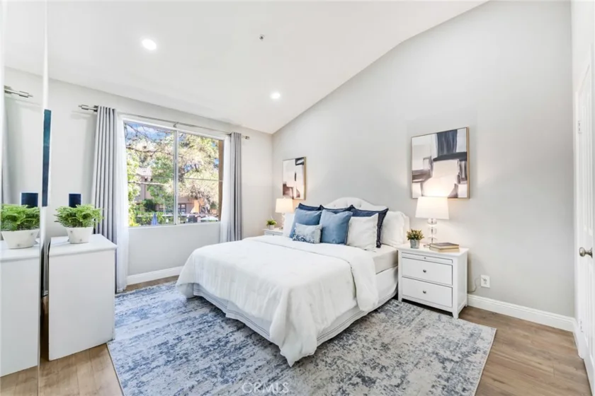 2645 Dunstan photo 18