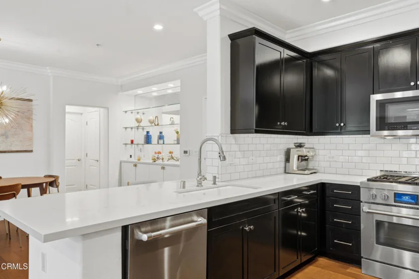 629 Traction Avenue #105 photo 4