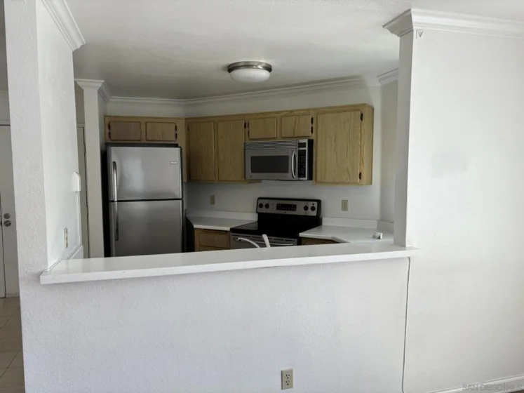 7565 Charmant Drive #504 photo 28