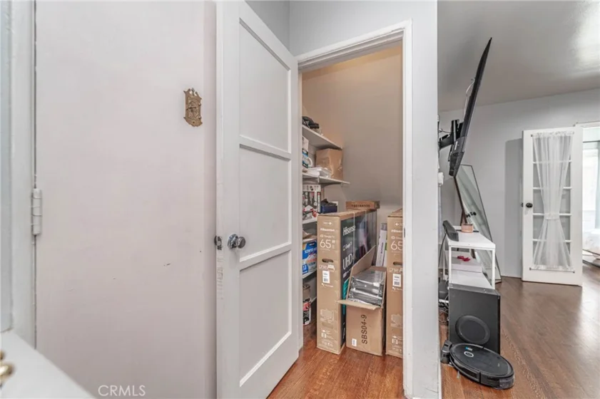325 Cedar photo 17