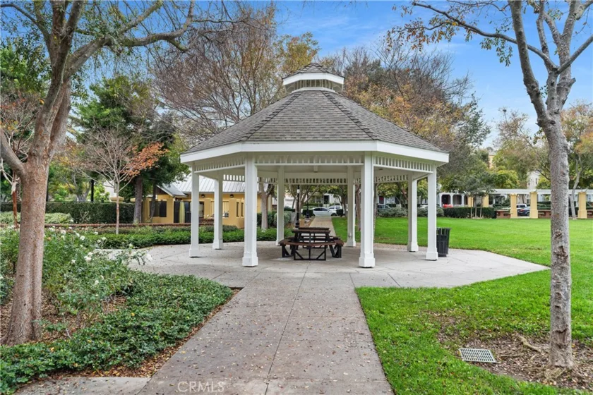 24 Valmont photo 31