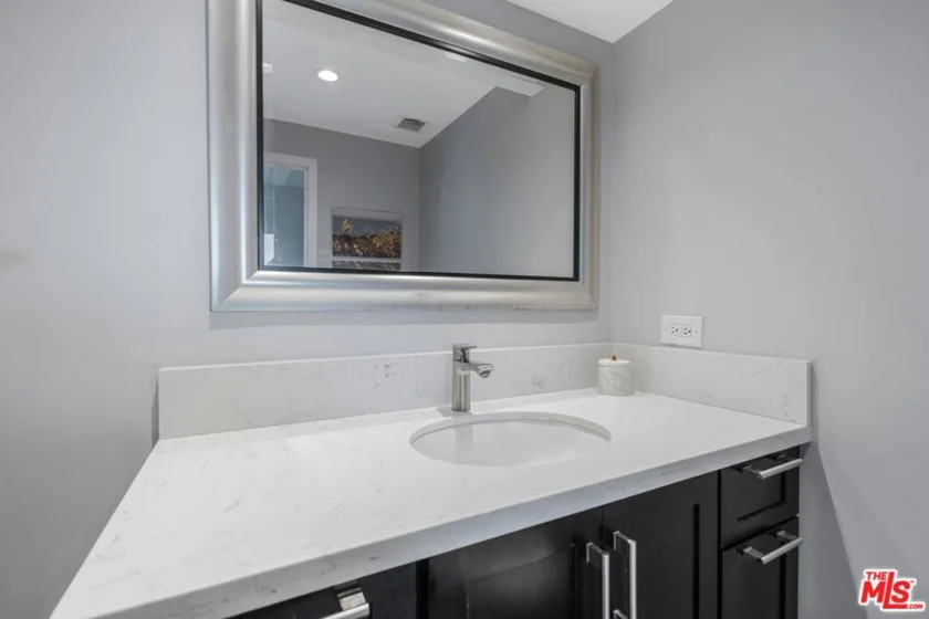 10501 Wilshire Boulevard #1902 photo 6