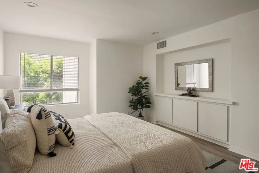 1617 S Beverly Glen Boulevard #404 photo 14