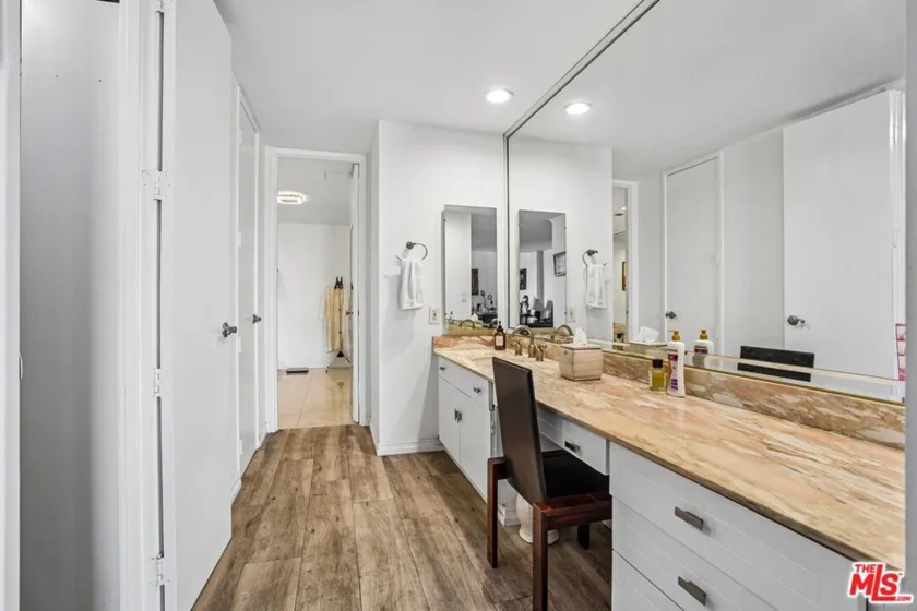325 N Oakhurst Drive #PH2 photo 28
