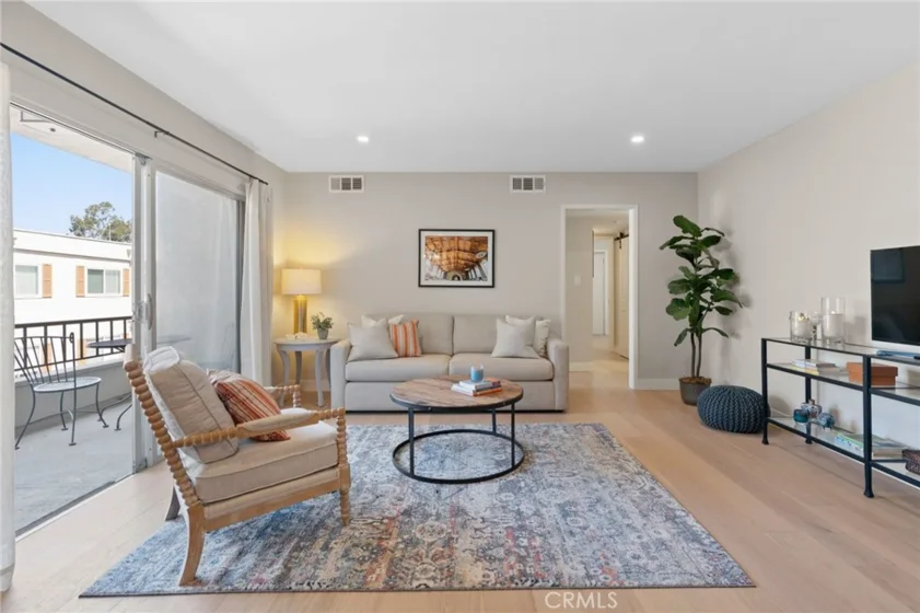 10707 Camarillo Street #314 photo 1