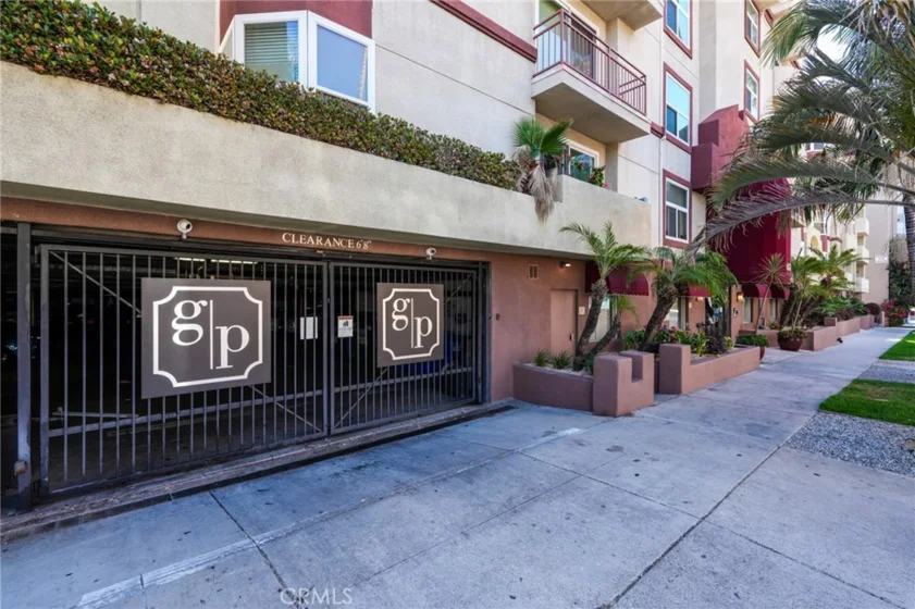 620 S Gramercy Place #211 photo 26