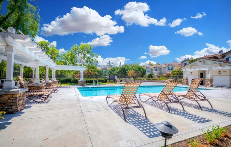 2260 Clark photo 18
