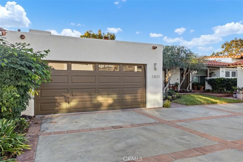 2021 Avenida Chico photo 3