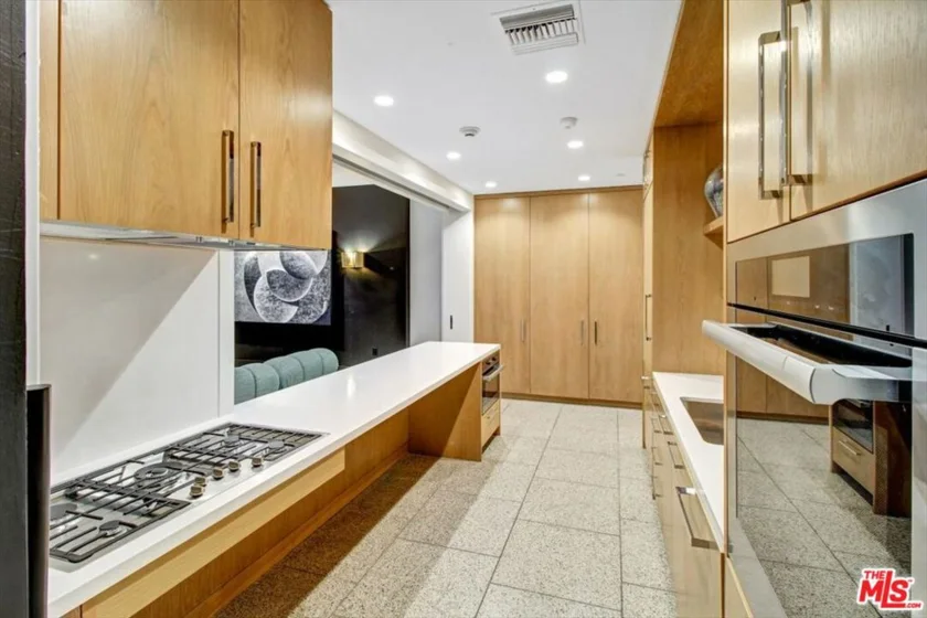 10777 Wilshire Boulevard #209 photo 50