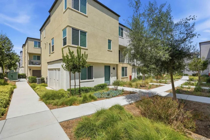 5491 Seacliff Place #108 photo 1